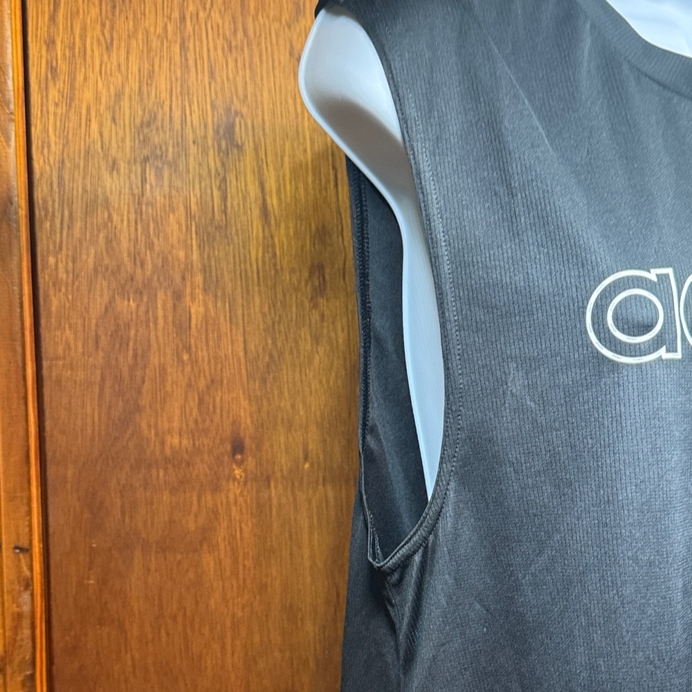 Adidas Women's Black Muscle Tee Size Medium - Picture 4 of 8